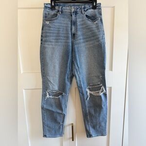 American Eagle Outfitters Curvy Mom Jeans - Light Blue